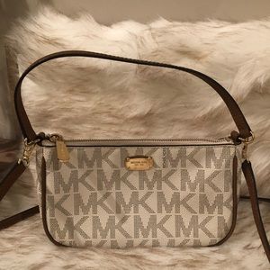 Michael Kors Jet Set Pouchette